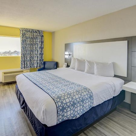 Emerald Coast Inn & Suites フォート・ウォルトン・ビーチ エクステリア 写真