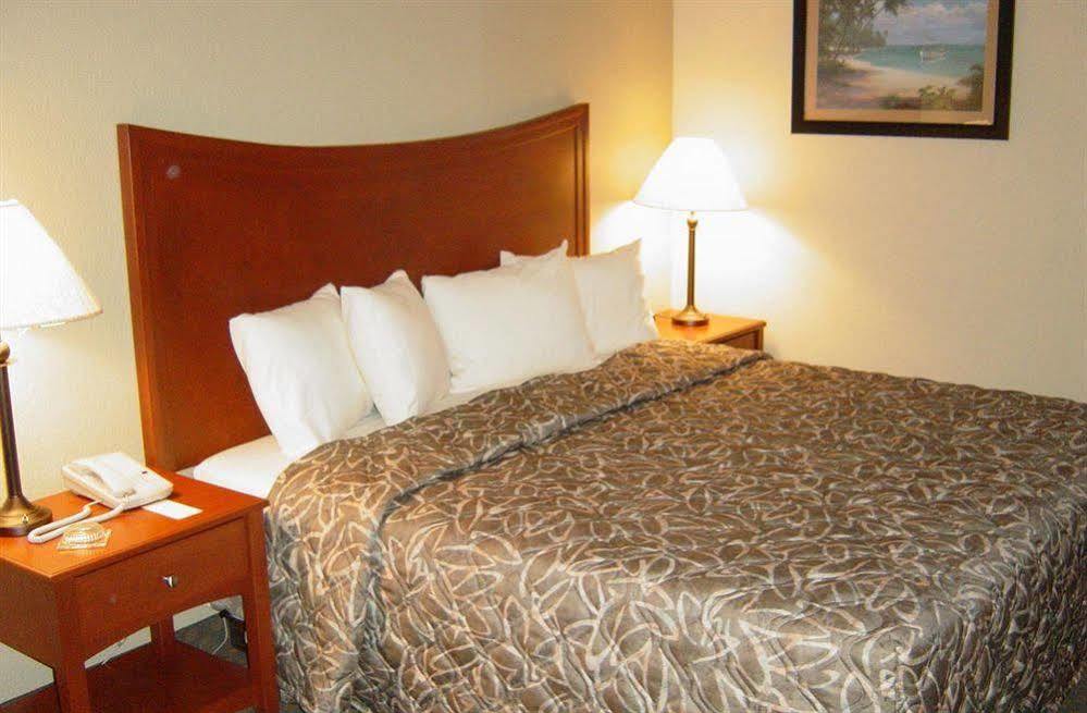 Emerald Coast Inn & Suites フォート・ウォルトン・ビーチ エクステリア 写真